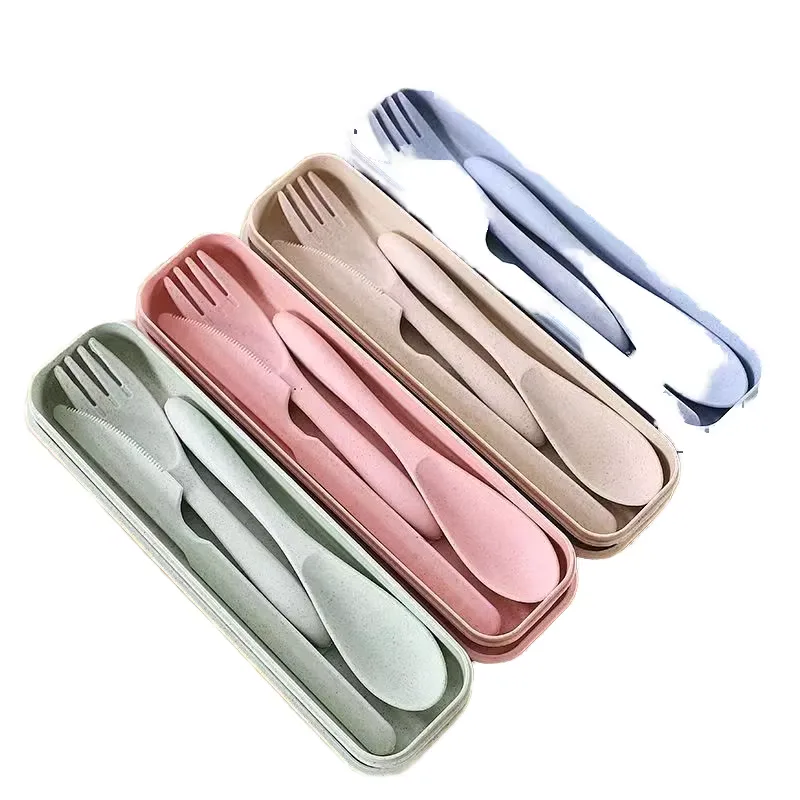 Three-piece portable cutlery set with a reusable carrying case